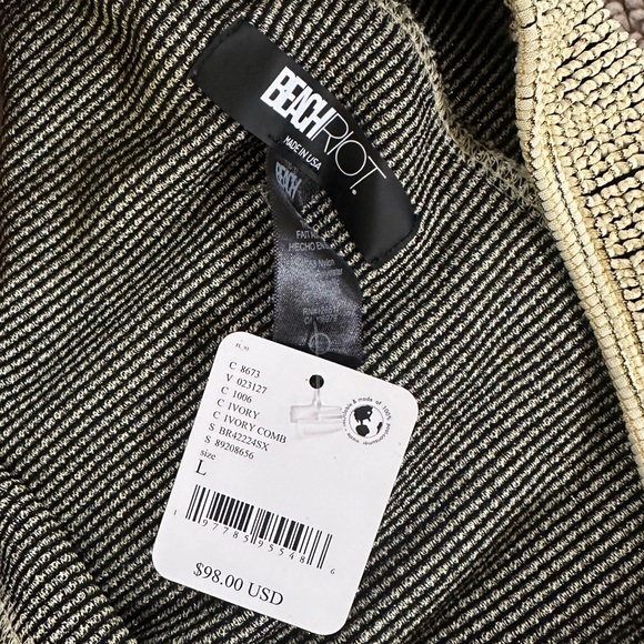 Brand new beach riot swimsuit - Picture 7 of 8